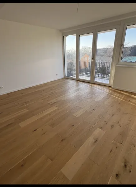 Erstbezug! Lichtdurchflutete 2-Zimmer-Neubauwohnung mit Sonnenbalkon & Echtholzparkett in Pankow — photo 1